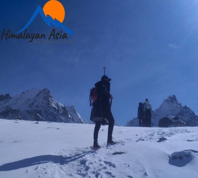 Gokyo-Lakes-Everest-trekking-Packages