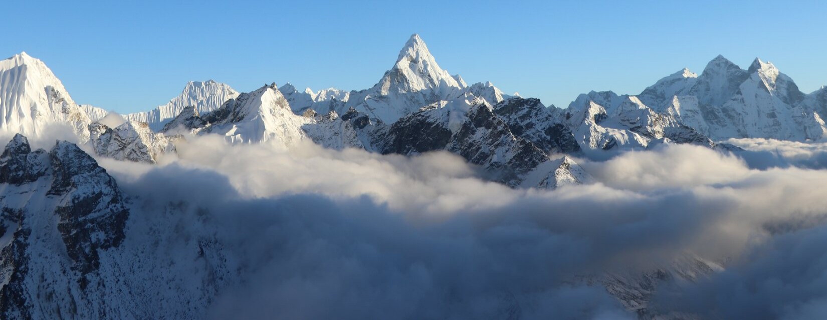 Everest-himalayan-yoga-trek