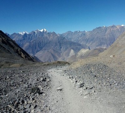 Trail of Annapurna Circuit Trek
